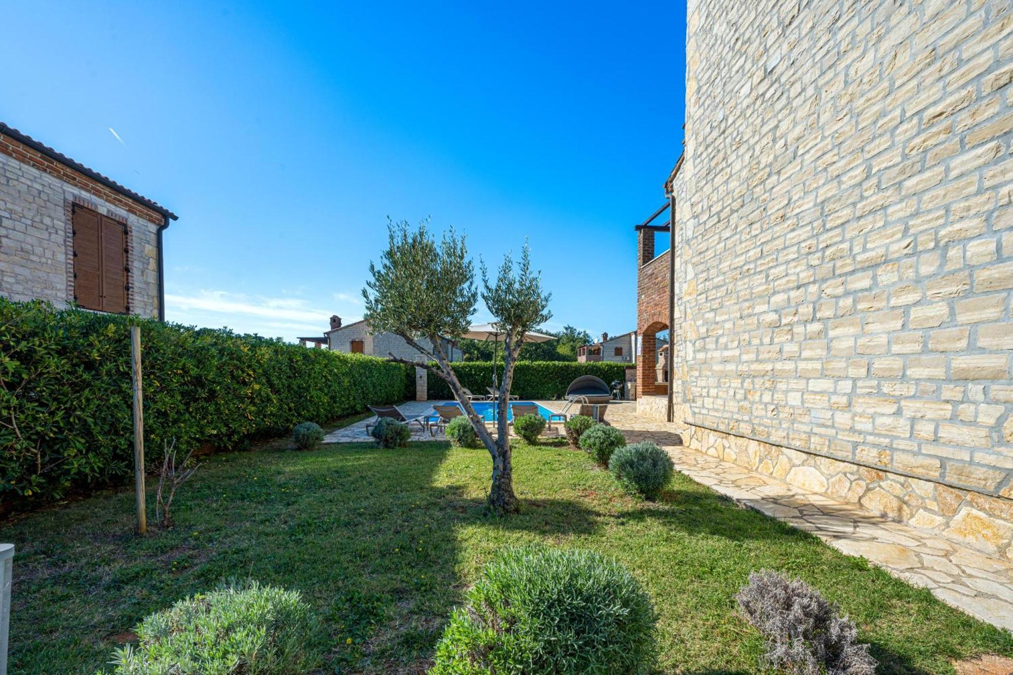 Villa Paradis 6 Jursici Exterior photo
